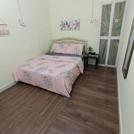 Roomstay Kuala Nerus Gated Parking - 6M To Beach & 15M To Drawbridge Kuala Terengganu Eksteriør bilde