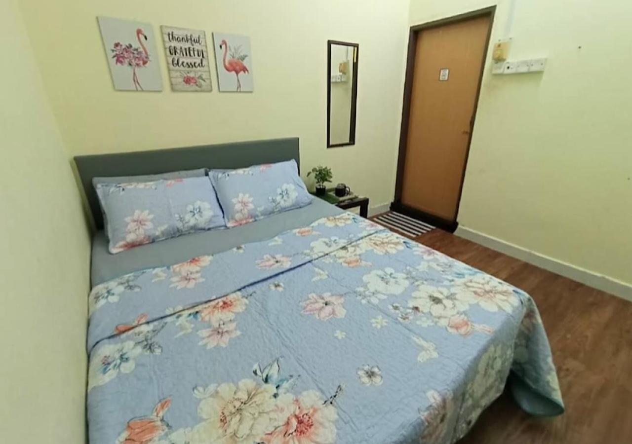 Roomstay Kuala Nerus Gated Parking - 6M To Beach & 15M To Drawbridge Kuala Terengganu Eksteriør bilde