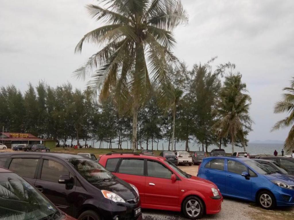 Roomstay Kuala Nerus Gated Parking - 6M To Beach & 15M To Drawbridge Kuala Terengganu Eksteriør bilde