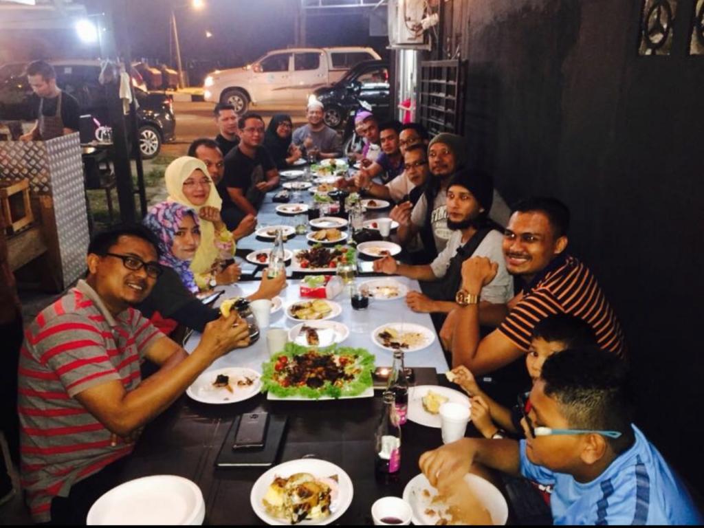 Roomstay Kuala Nerus Gated Parking - 6M To Beach & 15M To Drawbridge Kuala Terengganu Eksteriør bilde